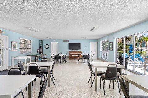 Copropriété à vendre à Hallandale Beach, Floride: 1 chambre, 65.03 m2 № 1319354 - photo 30