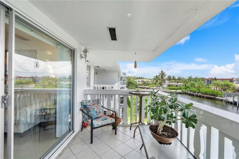 Copropriété à vendre à Hallandale Beach, Floride: 1 chambre, 65.03 m2 № 1319354 - photo 24