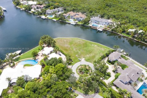 Купить земельный участок в Корал-Гейблс, Флорида № 1007069 - фото 29