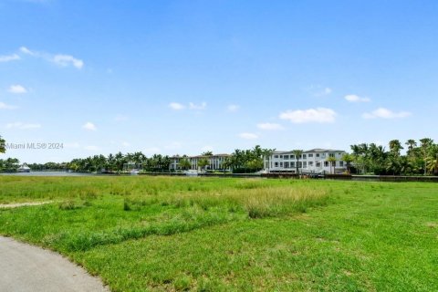 Купить земельный участок в Корал-Гейблс, Флорида № 1007069 - фото 16