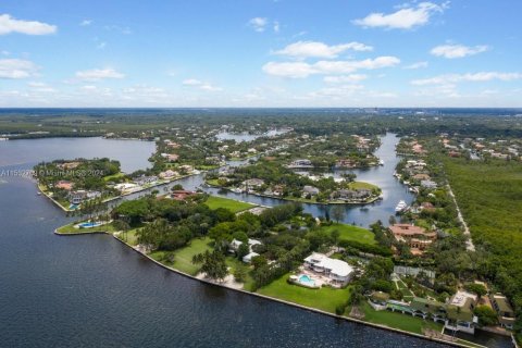 Купить земельный участок в Корал-Гейблс, Флорида № 1007069 - фото 25