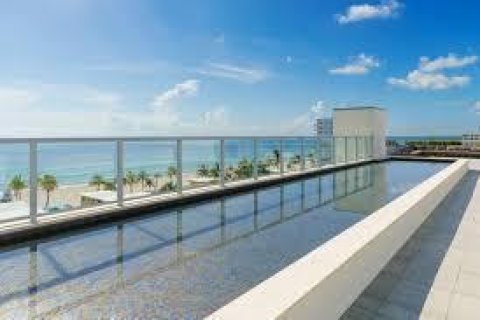 Condominio en venta en Hollywood, Florida, 1 dormitorio, 64.94 m2 № 932258 - foto 5