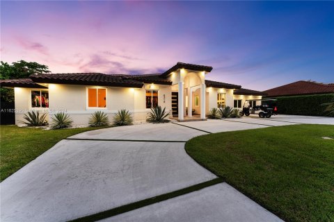 Casa en venta en Cutler Bay, Florida, 4 dormitorios, 273.78 m2 № 1272009 - foto 1