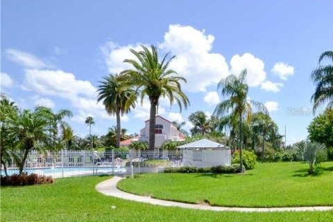 Condominio en alquiler en Saint Petersburg, Florida, 2 dormitorios, 106.37 m2 № 995244 - foto 21