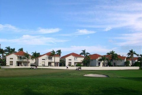 Condominio en alquiler en Saint Petersburg, Florida, 2 dormitorios, 106.37 m2 № 995244 - foto 17