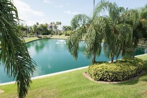 Condominio en alquiler en Saint Petersburg, Florida, 2 dormitorios, 106.37 m2 № 995244 - foto 20