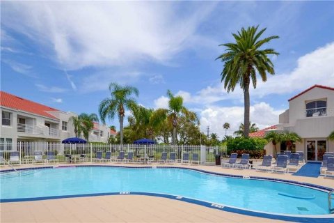 Condo in Saint Petersburg, Florida, 2 bedrooms  № 995244 - photo 18