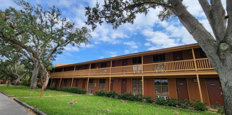 Condominio en River Ranch, Florida, 1 dormitorio  № 1403583