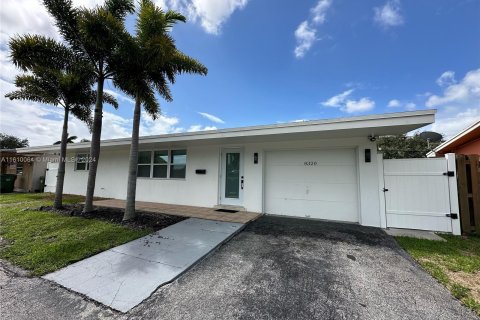 Villa ou maison à vendre à Pembroke Pines, Floride: 3 chambres, 83.33 m2 № 1232297 - photo 1