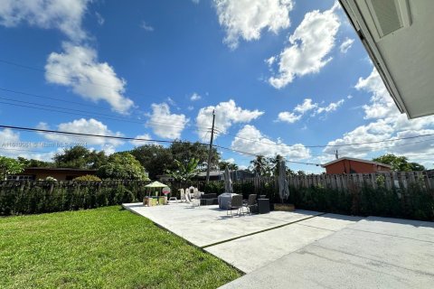 Casa en venta en Pembroke Pines, Florida, 3 dormitorios, 83.33 m2 № 1232297 - foto 5