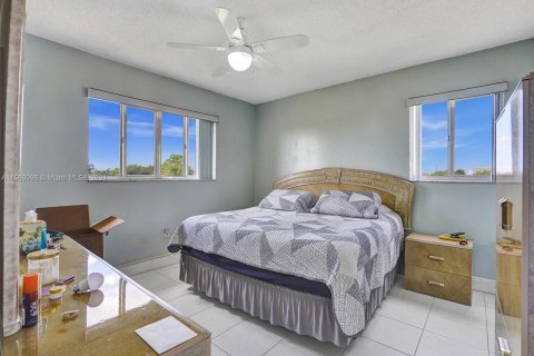 Condo in Sunrise, Florida, 2 bedrooms  № 1135976 - photo 20