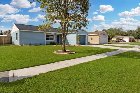 House in Tampa, Florida 3 bedrooms, 108.42 sq.m. № 1440527 - photo 4