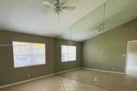 Touwnhouse à vendre à North Lauderdale, Floride: 2 chambres, 73.95 m2 № 1358567 - photo 16