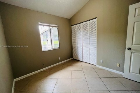 Touwnhouse à vendre à North Lauderdale, Floride: 2 chambres, 73.95 m2 № 1358567 - photo 19