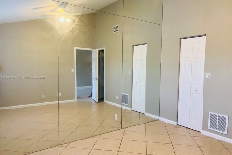 Touwnhouse à vendre à North Lauderdale, Floride: 2 chambres, 73.95 m2 № 1358567 - photo 14