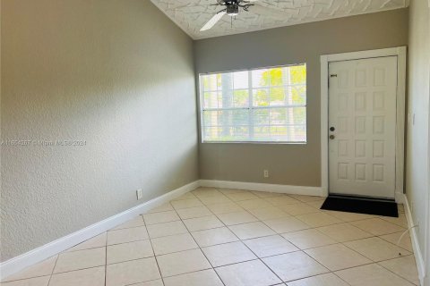 Touwnhouse à vendre à North Lauderdale, Floride: 2 chambres, 73.95 m2 № 1358567 - photo 6