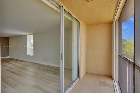 Copropriété à vendre à Davie, Floride: 3 chambres, 111.48 m2 № 1358662 - photo 17