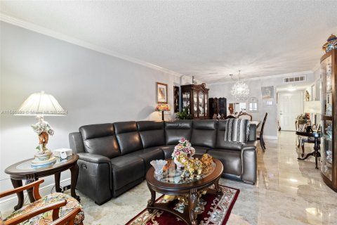 Condo in Sunrise, Florida, 2 bedrooms  № 1173338 - photo 9