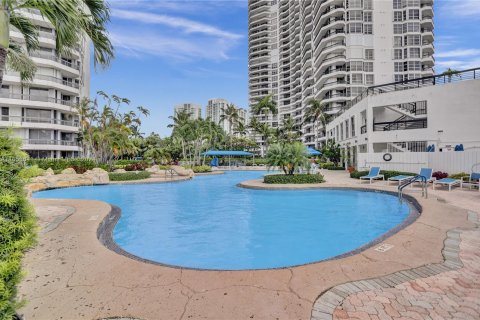 Condominio en venta en Aventura, Florida, 2 dormitorios, 109.72 m2 № 1360810 - foto 4