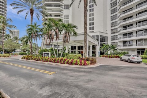 Condominio en venta en Aventura, Florida, 2 dormitorios, 109.72 m2 № 1360810 - foto 20