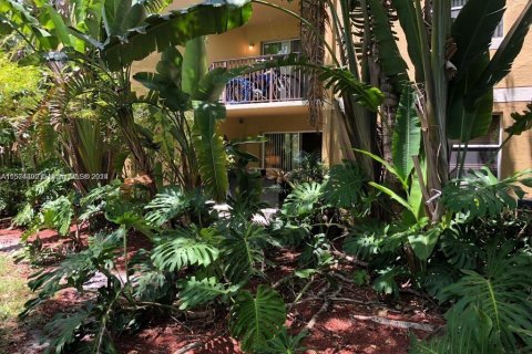 Condominio en venta en Plantation, Florida, 3 dormitorios, 112.78 m2 № 1013574 - foto 11