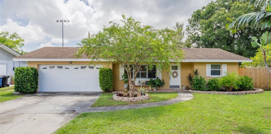 House in Clearwater, Florida 3 bedrooms, 134.89 sq.m. № 1351488