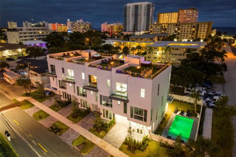 Immobilier commercial à vendre à Pompano Beach, Floride № 980773 - photo 2