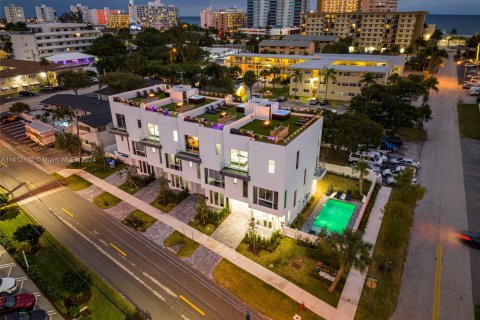 Immobilier commercial à vendre à Pompano Beach, Floride № 980773 - photo 30