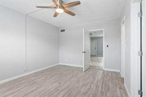 Condo in Fort Lauderdale, Florida, 1 bedroom  № 1175312 - photo 4