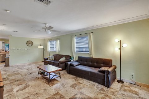 Купить виллу или дом в Корал-Гейблс, Флорида 3 спальни, 146.88м2, № 1155264 - фото 12