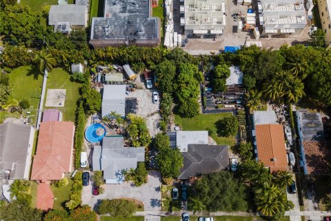 Villa ou maison à vendre à Hollywood, Floride: 2 chambres, 128.67 m2 № 866000 - photo 18