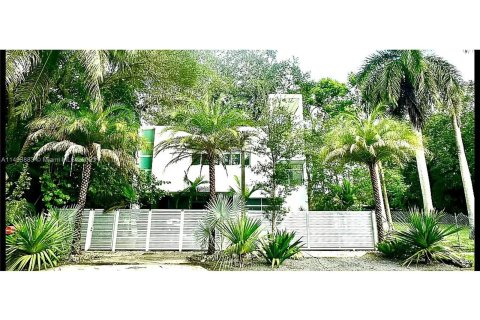 Купить виллу или дом в Майами, Флорида 5 спален, 433.85м2, № 863544 - фото 18