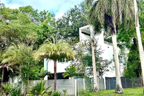 Купить виллу или дом в Майами, Флорида 5 спален, 433.85м2, № 863544 - фото 1