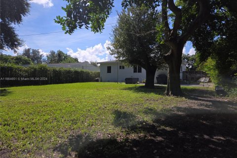 House in Miami, Florida 3 bedrooms, 94.2 sq.m. № 1376035 - photo 7