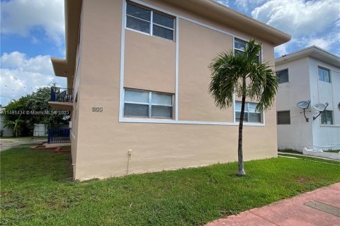 Купить коммерческую недвижимость в Майами-Бич, Флорида 435.34м2, № 858597 - фото 2