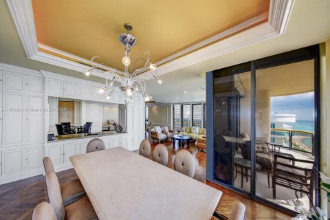 Copropriété à vendre à Bal Harbour, Floride: 3 chambres, 462.65 m2 № 1151335 - photo 13