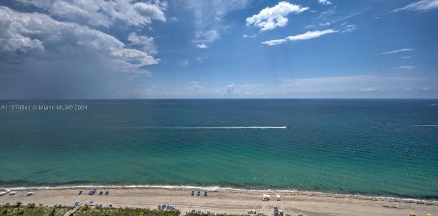 Condo à Bal Harbour, Floride, 3 chambres  № 1151335