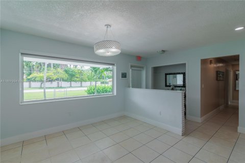 House in Miami, Florida 4 bedrooms, 182.09 sq.m. № 1233992 - photo 27