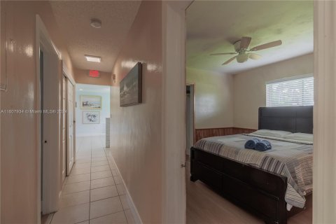 House in Miami, Florida 4 bedrooms, 182.09 sq.m. № 1233992 - photo 28