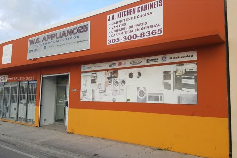 Propiedad comercial en venta en Miami, Florida № 1233973 - foto 1