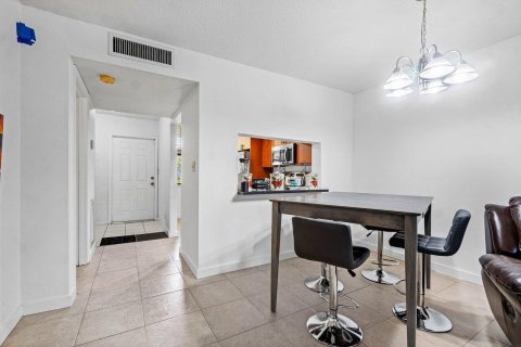 Condo in Deerfield Beach, Florida, 2 bedrooms  № 1217398 - photo 13