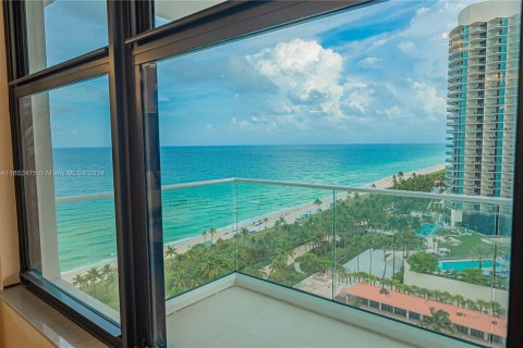 Condominio en venta en Bal Harbour, Florida, 2 dormitorios, 180.42 m2 № 1351919 - foto 13