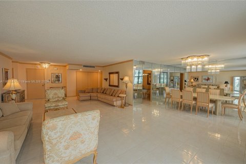 Condominio en venta en Bal Harbour, Florida, 2 dormitorios, 180.42 m2 № 1351919 - foto 6