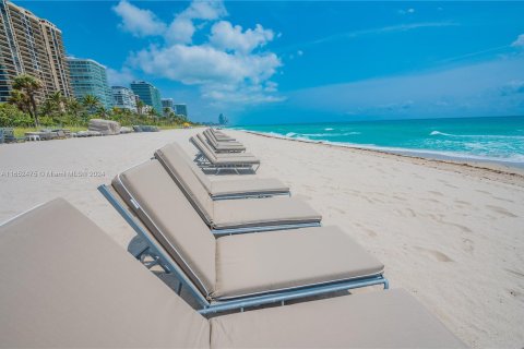 Condominio en venta en Bal Harbour, Florida, 2 dormitorios, 180.42 m2 № 1351919 - foto 22