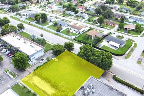 Propiedad comercial en venta en Miami Gardens, Florida № 1351836 - foto 6