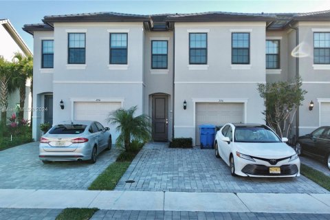 Townhouse in Oakland Park, Florida 3 bedrooms, 162.95 sq.m. № 931810 - photo 4