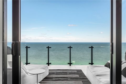 Condominio en venta en Sunny Isles Beach, Florida, 3 dormitorios, 296.82 m2 № 859767 - foto 25