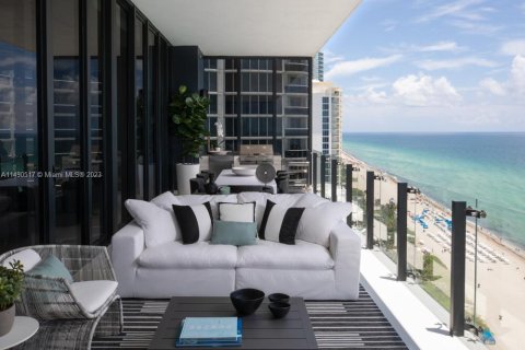 Condominio en venta en Sunny Isles Beach, Florida, 3 dormitorios, 296.82 m2 № 859767 - foto 3