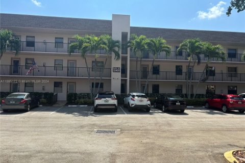 Copropriété à vendre à Sunrise, Floride: 2 chambres, 78.97 m2 № 1188349 - photo 1