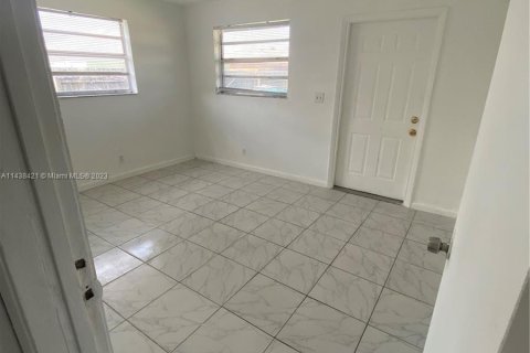 Commercial property in Lauderhill, Florida 347.83 sq.m. № 677455 - photo 21